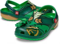 LEGO Gear 5010450 NINJAGO® Klassische Clogs für Erwachsene - Bild: ©2026 LEGO Group LEGO Gear 5010450 NINJAGO® Klassische Clogs für Erwachsene